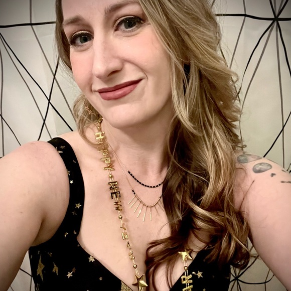 Meet Your Posher, Tracy - Picture 1 of 1